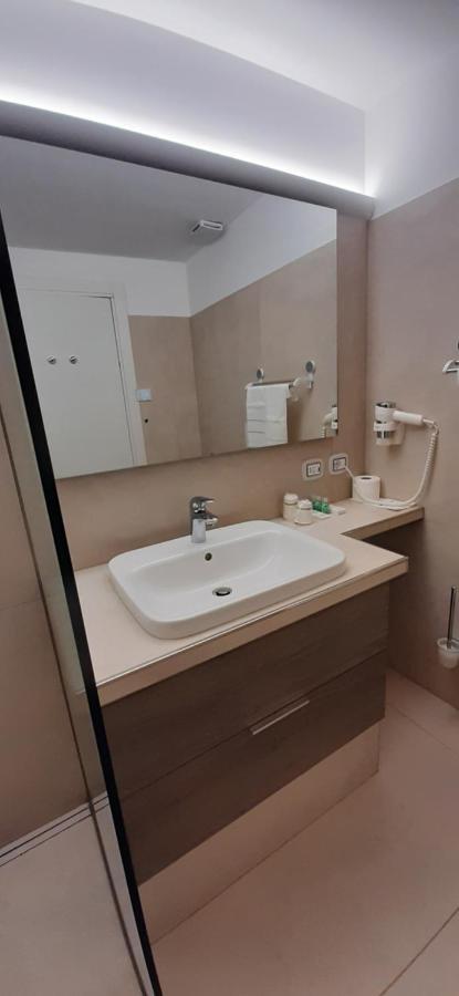 Delta Hotel Apartments Сан Донато Миланезе Екстериор снимка